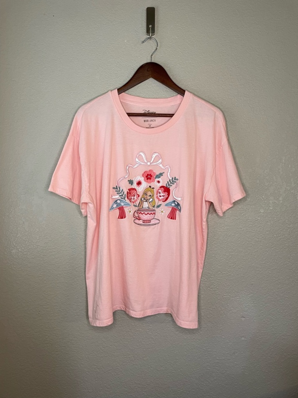 Disney BoxLunch 2X Alice In Wonderland 100% Cotton Floral Embroidered T Shirt